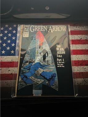 DC Comics Green Arrow Comic Book - Black, Blue, Red Cover